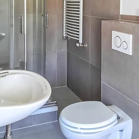 1 Bedroom Lovely In Appartamento